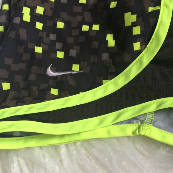 Nike shorts - Picture 4 of 9